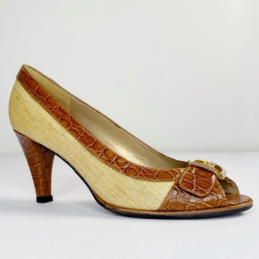 Stuart Weitzman Vintage Retro Peep Toe Croc Leather Gold Buckle Shoes Size 8.5